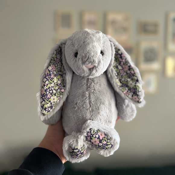 Jellycat Other - Jellycat Blossom Grey Bunny ‘Bloom’ - Authentic & BNWT! 🌷